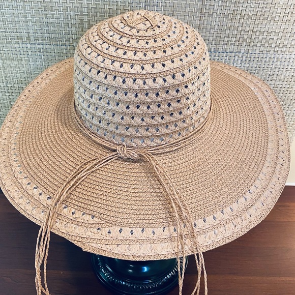 🌟2xHP🌟NWOT Tan Wide Brim Paper Straw Hat with Paper Raffia Trim Marcus Adler - Picture 7 of 11